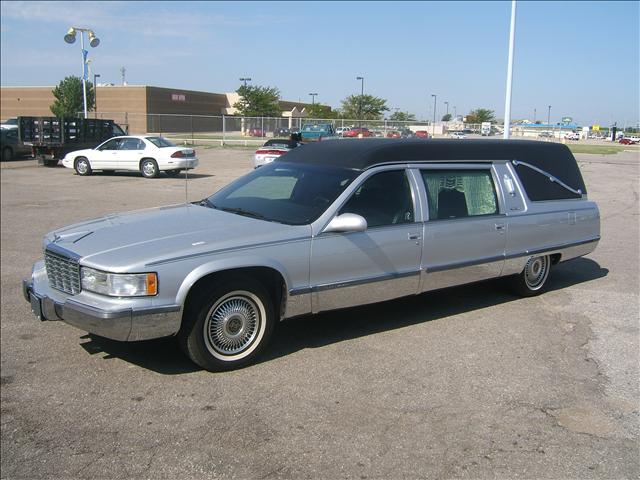 1996 Cadillac Fleetwood AWD GLS