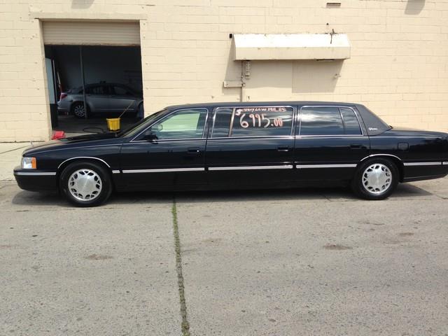 1998 Cadillac Hearse LT. 4WD. Sunroof, Leather