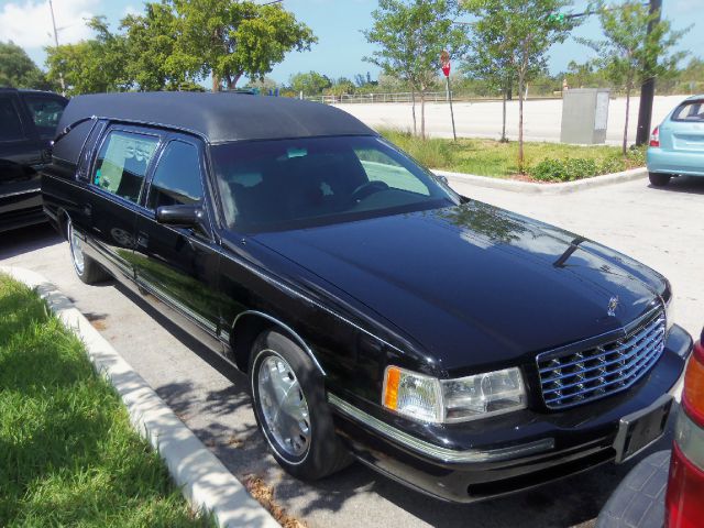 1998 Cadillac Hearse 2WD Auto S