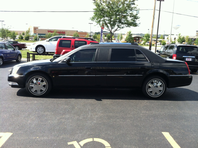 2007 Cadillac Krystal Koach 2WD Auto S