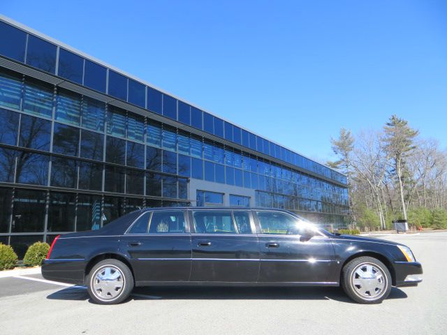 2006 Cadillac Limousine 1.8T Quattro Stunning CAR RED