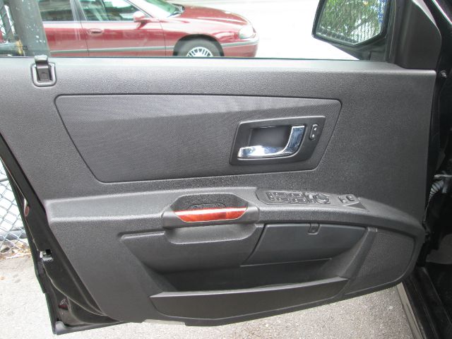 2004 Cadillac SRX Red Line