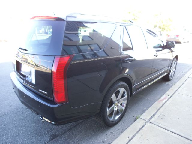 2004 Cadillac SRX SE-R