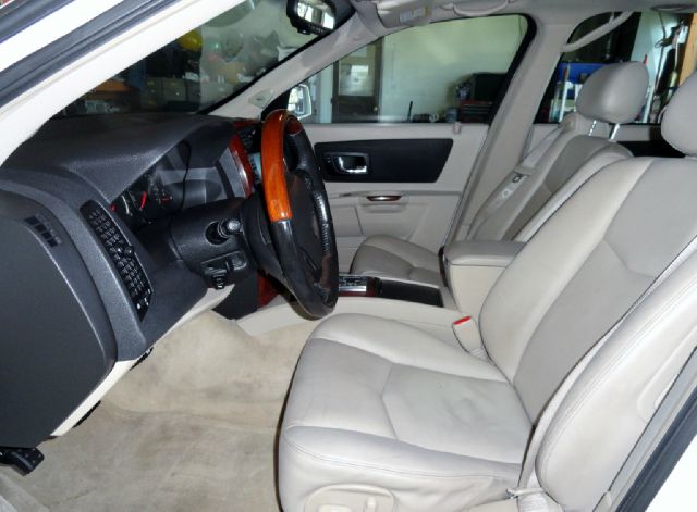 2004 Cadillac SRX 2006 Mercury Premier