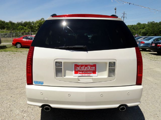 2004 Cadillac SRX 2006 Mercury Premier