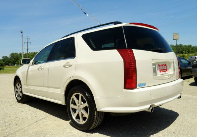 2004 Cadillac SRX 2006 Mercury Premier