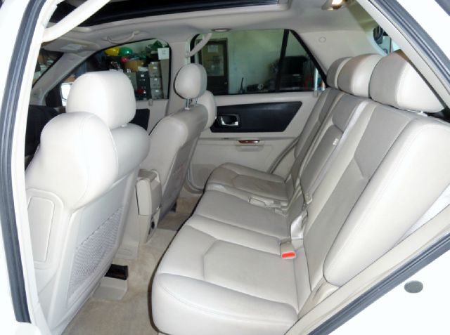 2004 Cadillac SRX 2006 Mercury Premier