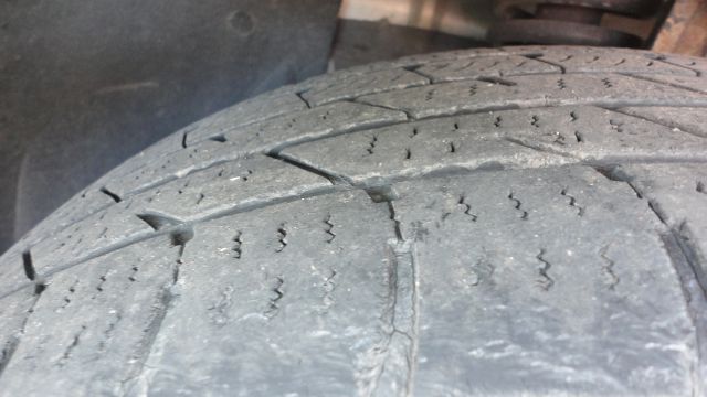 2004 Cadillac SRX Red Line