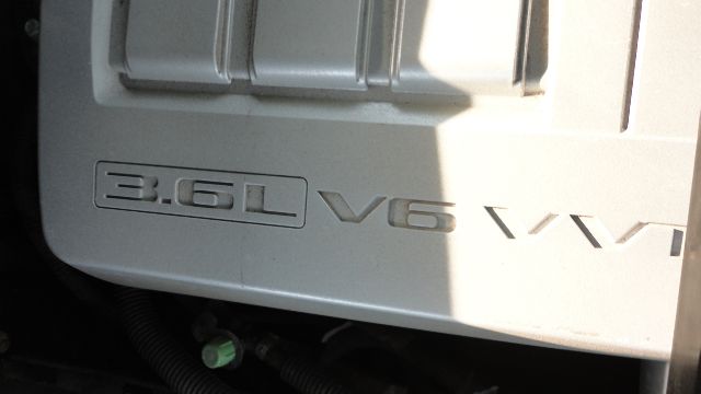 2004 Cadillac SRX Red Line