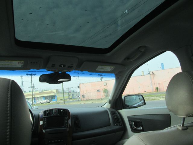 2004 Cadillac SRX SE-R