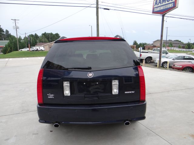 2004 Cadillac SRX 4WD Ext Cab 143.5 SLT
