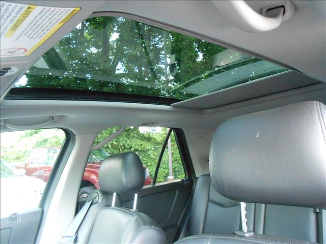 2005 Cadillac SRX Red Line