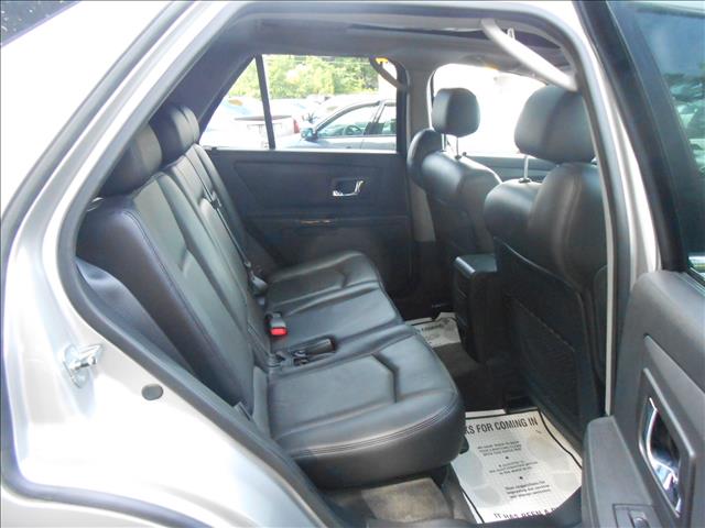 2005 Cadillac SRX Red Line