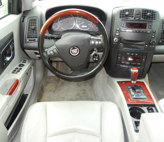 2005 Cadillac SRX Red Line