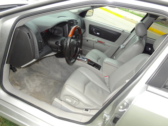 2005 Cadillac SRX Red Line