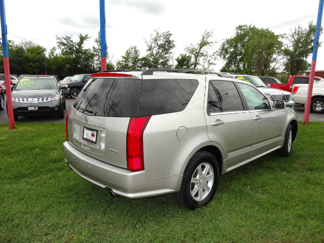 2005 Cadillac SRX Red Line