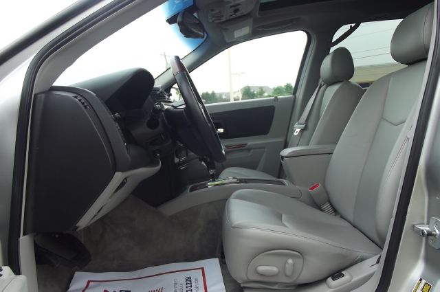 2005 Cadillac SRX Red Line