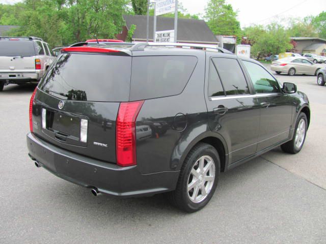 2005 Cadillac SRX FWD 7-passenger V6 LE
