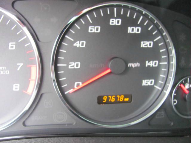 2005 Cadillac SRX FWD 7-passenger V6 LE