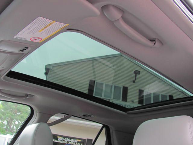 2005 Cadillac SRX FWD 7-passenger V6 LE