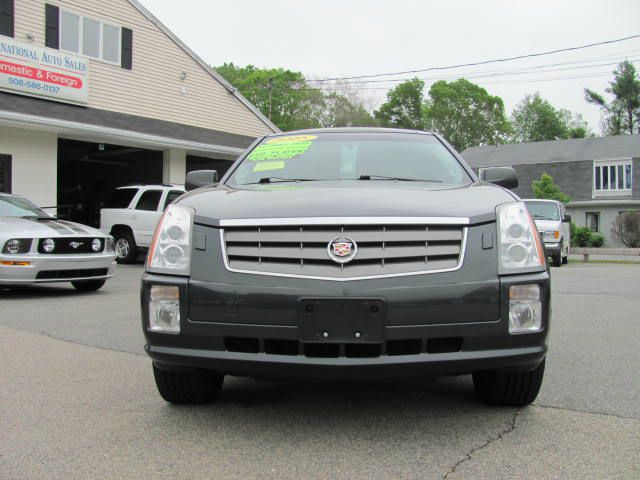 2005 Cadillac SRX FWD 7-passenger V6 LE