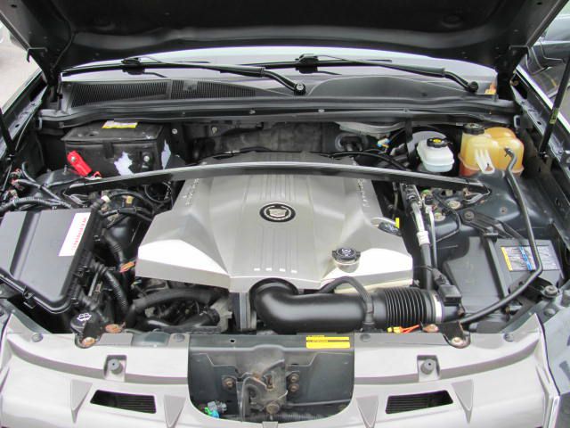 2005 Cadillac SRX FWD 7-passenger V6 LE