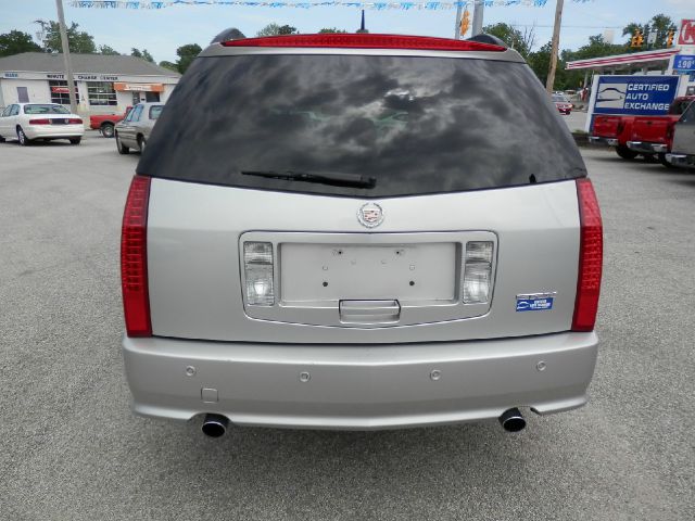 2005 Cadillac SRX Touring / AWD
