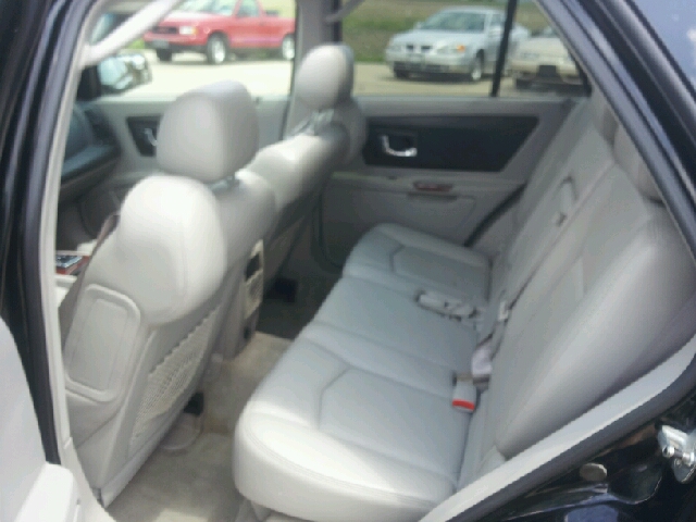 2005 Cadillac SRX Red Line
