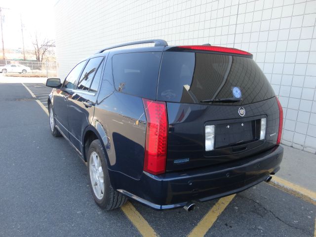 2005 Cadillac SRX Red Line