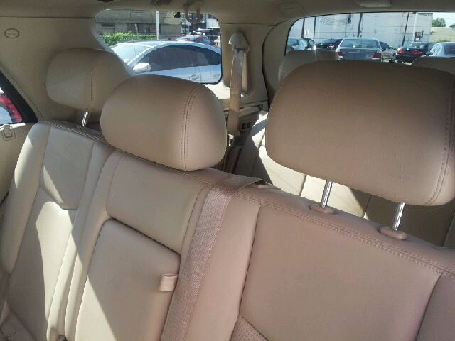 2005 Cadillac SRX SE-R