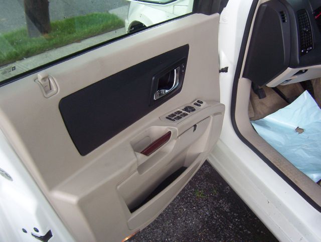 2005 Cadillac SRX Red Line