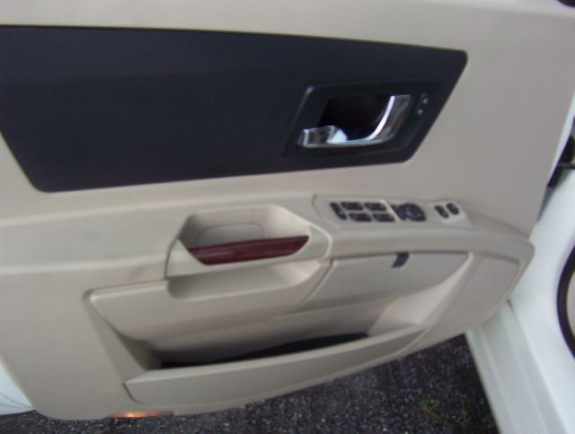 2005 Cadillac SRX Red Line