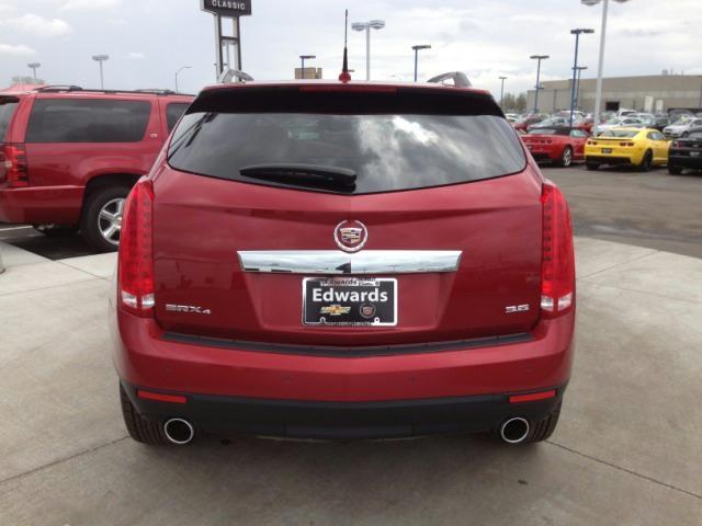 2012 Cadillac SRX Quad Cab Shortbox LS 4x4