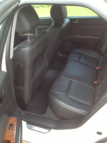 2011 Cadillac STS LT 5 1/4 Ft