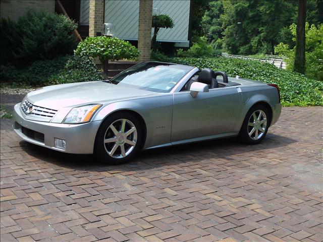 2004 Cadillac XLR Unknown