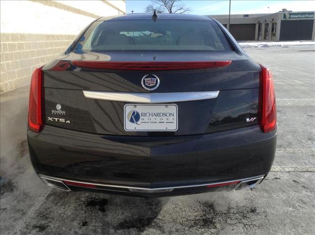 2014 Cadillac XTS 2009 Hyundai SE