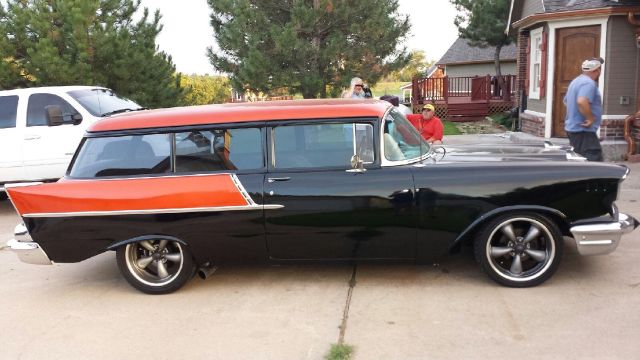1957 Chevrolet 2-Door Wagon Dynaride