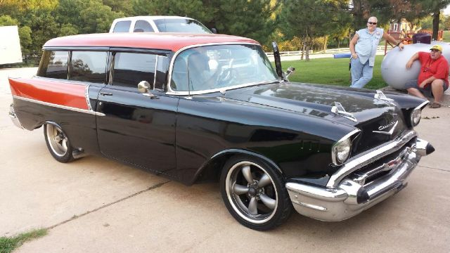 1957 Chevrolet 2-Door Wagon Dynaride