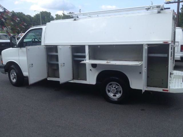 2004 Chevrolet 3500 EX Sedan AUTO