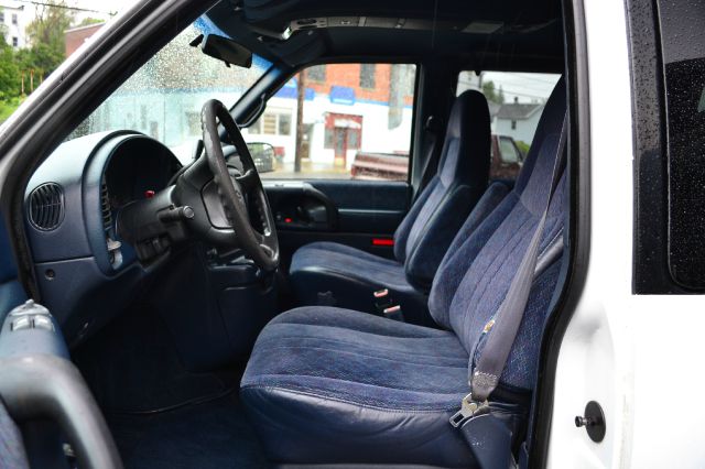 1996 Chevrolet Astro 1.8T Quattro Sedan 4D