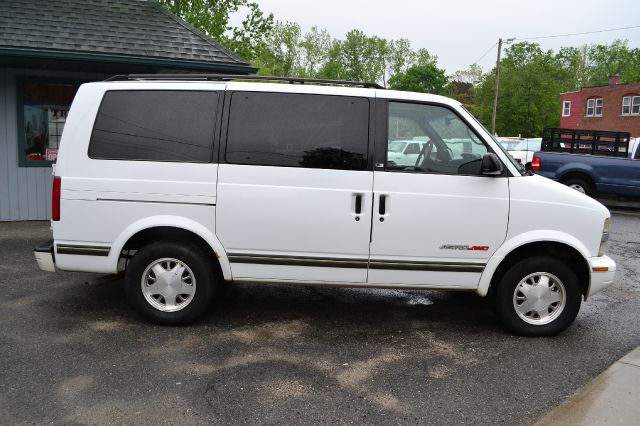 1996 Chevrolet Astro 1.8T Quattro Sedan 4D