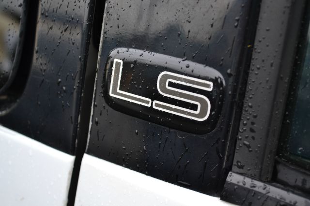 1996 Chevrolet Astro 1.8T Quattro Sedan 4D