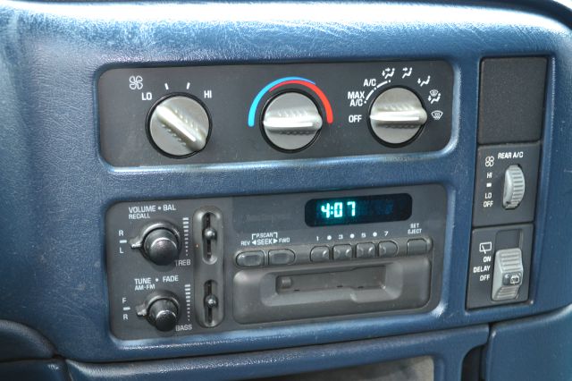 1996 Chevrolet Astro 1.8T Quattro Sedan 4D