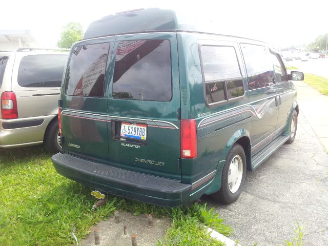 1998 Chevrolet Astro Quattro 4.2L W/ Navi
