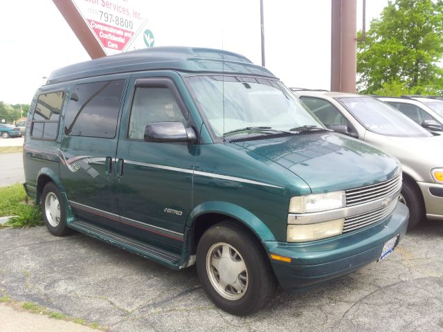 1998 Chevrolet Astro Quattro 4.2L W/ Navi
