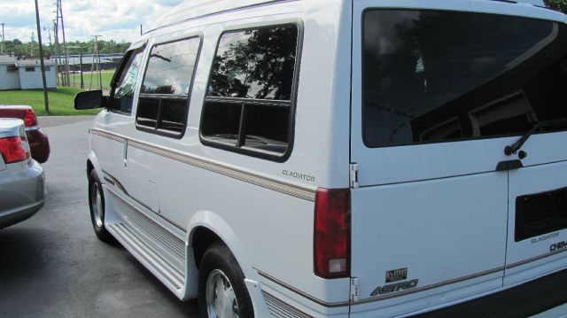 1998 Chevrolet Astro 6MT Sport REAR Steer