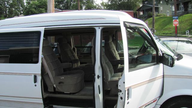 1998 Chevrolet Astro 6MT Sport REAR Steer