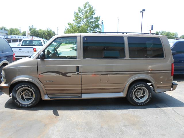 1998 Chevrolet Astro SL AWD CVT Leatherroof