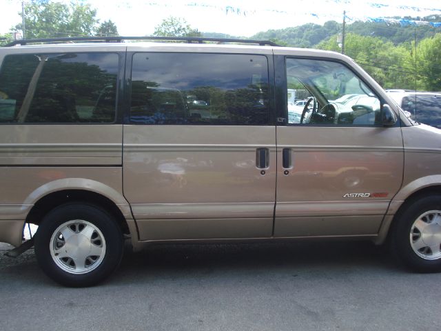 1998 Chevrolet Astro EX - DUAL Power Doors