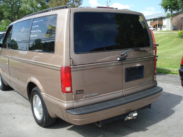 1998 Chevrolet Astro EX - DUAL Power Doors